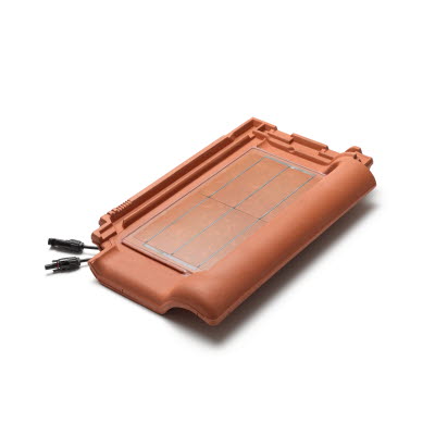 Nibra solcellspanna, en vacker och hållbar lertegelpanna med integrerade solceller som gör att det äntligen är möjligt att ha solceller på taket utan att göra avkall på dess utseende.