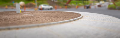 Prefabricerade farthinder, refuger och rondell-element i natursten