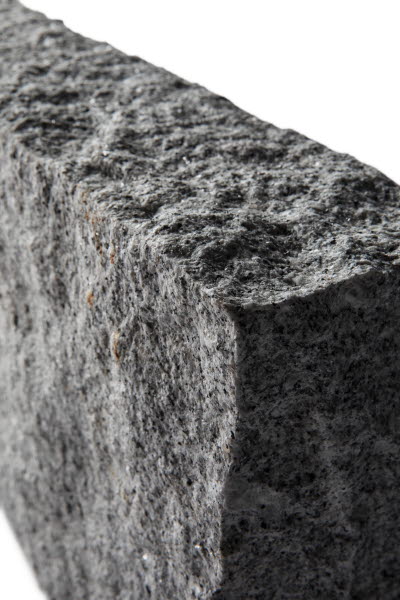 Granitkantsten RV2 rak
